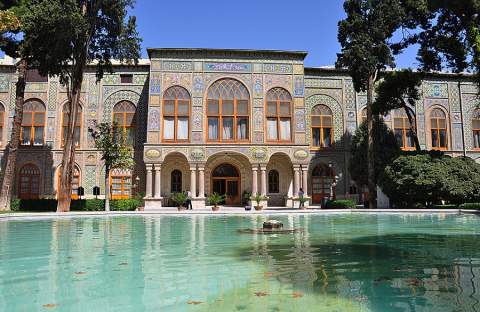 دانلود پاورپوینت بررسی کاخ گلستان نگین کاخ های تهران